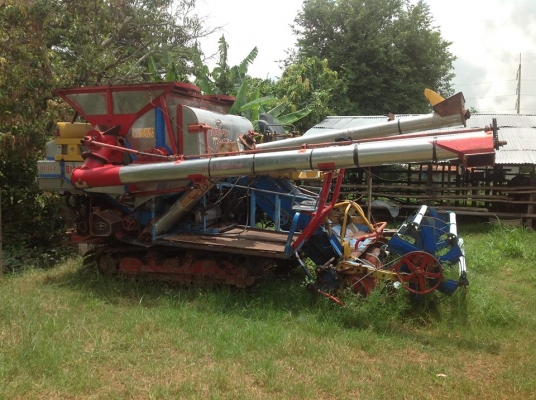 ขายรถเกี่ยวข้าวศักดิ์พัฒนา  รุ่น  บิ๊ก  37