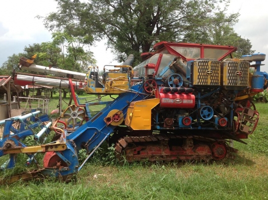 ขายรถเกี่ยวข้าวศักดิ์พัฒนา  รุ่น  บิ๊ก  37