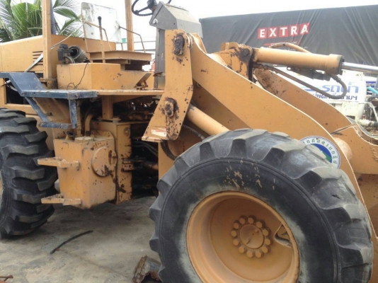 ขายถูกรถตักล้อยาง KOMATSU WA100 พร้อมไช้