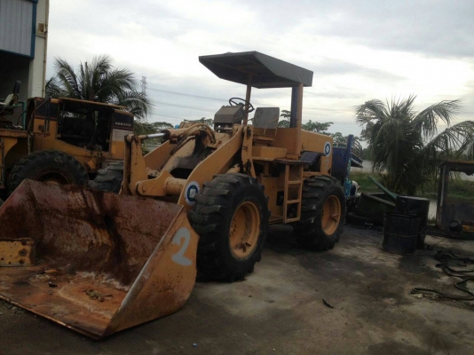 ขายถูกรถตักล้อยาง KOMATSU WA100 พร้อมไช้