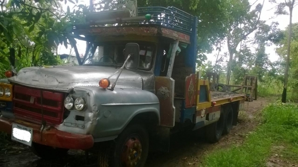 ขายเทเลอร์หัวยาว 1เพลา สภาพพร้อมใช้ ติดต่อได้ที่คุณ อ๊อฟ พิจิตร 086-737-9991