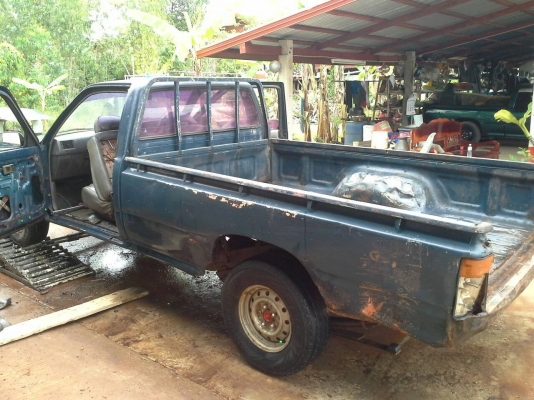 TOYOTA MIGHTY X 2.5 หัวเดียวปี 38 เครื่องเดิม คานหน้าเดิม สีเกิมต้องเก็บครับ ตามสภาพ