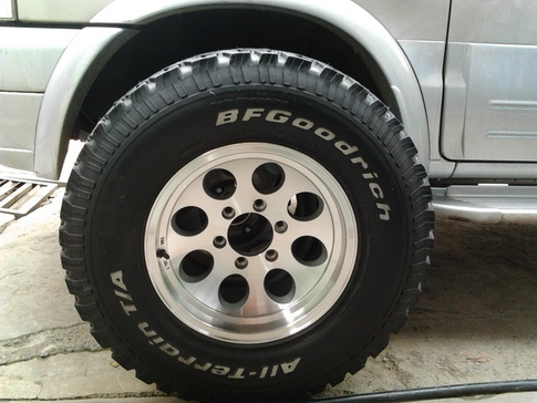 ล้อหยดนํ้าลาย Micky + BF All 265/75/16 สวยๆ 1ชุด