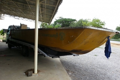 เรือไฟเบอร์ขนาดใหญ่