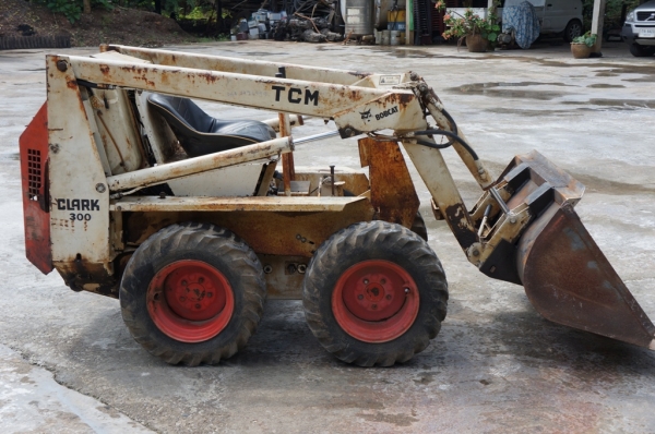 ขายรถถตัก BOBCAT CLARK  300   เก่านอก