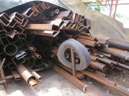 เสาเหล็ก เหล็กเส้น เหล็กกลม สร้างโรงงานบ้าน สิ่งปลูกสร้าง