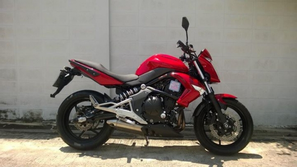 รถบ้าน ER6N ABS 2011 วิ่งน้อย เงาวับ สีสวยมากครับ ไม่ล้มไม่ชน ถูก