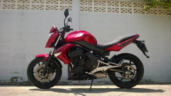 รถบ้าน ER6N ABS 2011 วิ่งน้อย เงาวับ สีสวยมากครับ ไม่ล้มไม่ชน ถูก