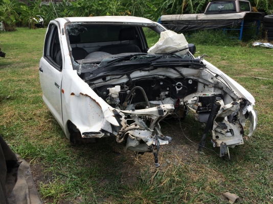 ขายหัวเก๋งวีโก้ตอนเดียว สีขาว พร้อมอะไหล่ภายใน ขายหัวเก๋งวีโก้ตอนเดียว สีขาว พร้อมอะไหล่ภายใน