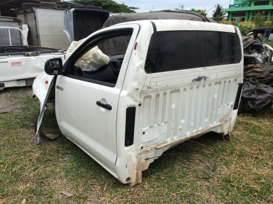 ขายหัวเก๋งวีโก้ตอนเดียว สีขาว พร้อมอะไหล่ภายใน