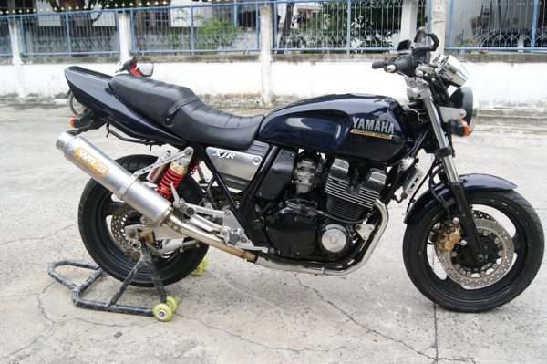 YAMAHA XJR 400