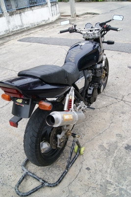 YAMAHA XJR 400
