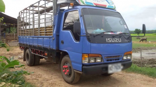 ขายรถบรรทุกหกล้อ ISUZU NKR เครื่อง 120 แรง รถห้าง กระบะคาร์โก้ยาว 5 เมตร ทะเบียนพร้อม