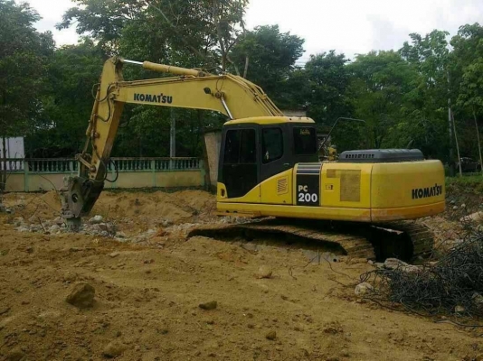 ขายรถแบ็คโฮ KOMATSU PC 200-7 รถปี 2010 ไมล์ชั่วโมง 9,xxx หัวเจาะพร้อมบุ้งกี๋ เอกสารอินวอยซ์