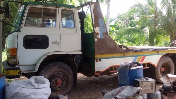 ขายรถบรรทุกสิบล้อเทเลอร์ KT725 หัว F18 เครื่อง HO7D-195 แรง 2 เพลา ทะเบียนพร้อม