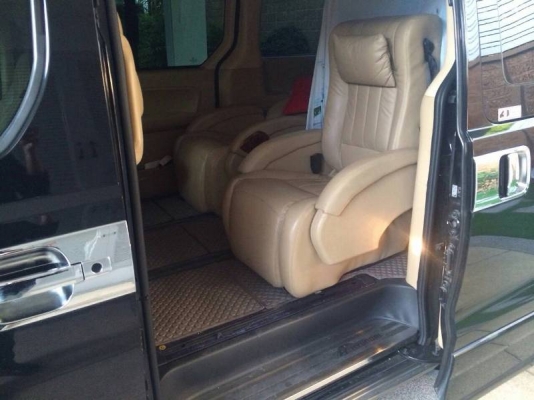 H-1  DELUXE รถ 11 เดือน โฉมใหม่