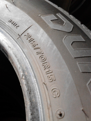 215/70R15 BRIDGESTONE DURAVIS R611 มีชุด 4 เส้น  ปี2012  TEL.081-427-3941