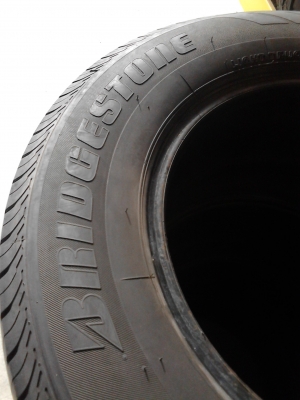 215/70R15 BRIDGESTONE DURAVIS R611 มีชุด 4 เส้น  ปี2012  TEL.081-427-3941