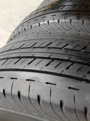 215/70R15 BRIDGESTONE DURAVIS R611 มีชุด 4 เส้น  ปี2012  TEL.081-427-3941