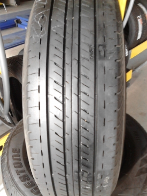 215/70R15 BRIDGESTONE DURAVIS R611 มีชุด 4 เส้น  ปี2012  TEL.081-427-3941