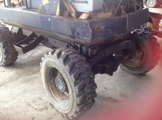 แบคโคร komutsu ล้อยาง 4wd ระบบเลี้ยว ทั้งสองเพลาเ แบคโคร komutsu ล้อยาง 4wd ระบบเลี้ยว ทั้งสองเพลาเ