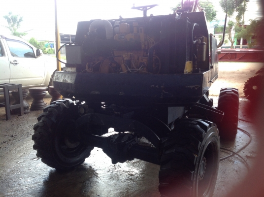 แบคโคร komutsu ล้อยาง 4wd ระบบเลี้ยว ทั้งสองเพลาเ แบคโคร komutsu ล้อยาง 4wd ระบบเลี้ยว ทั้งสองเพลาเ