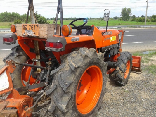 ขายด่วนรถไถนาคูโบต้า L3408 แรงม้าพร้อมอุปกรณ์ 2 รายการได้แก่ผานหน้าและผานหลัง 6 สภาพพร้อมใช้งานได้เล