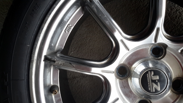 ขายแม็กมือสองพร้อมยาง สถาพดีไม่แตกไม่คดไม่ดุ้ง 4 วง ถูกๆ ขายแม็กมือสองพร้อมยาง สถาพดีไม่แตกไม่คดไม่ดุ้ง 4 วง ถูกๆ