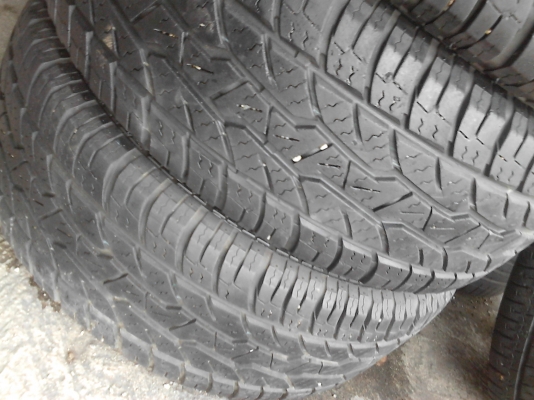 265/65R17 MAXXIS BRAVO 700   ชุด 4 เส้น สวยดอกยางหนา โทร.081-427-3941