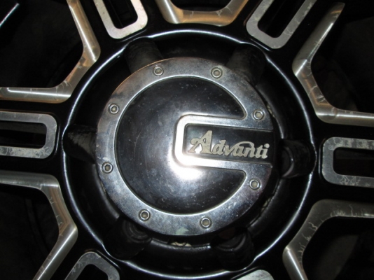 ขายแม็ก ขอบ 18 สภาพมือหนึ่งราคากันเองติดต่อเราได้ค่ะ