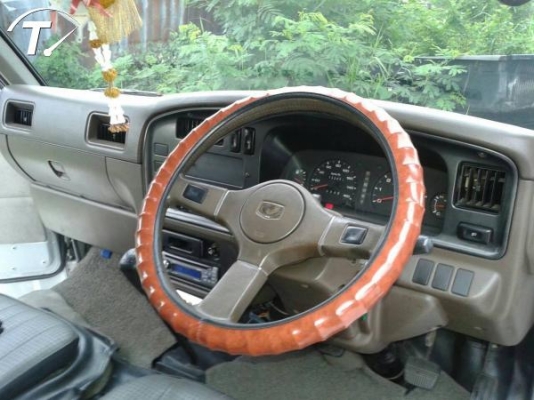 พวงมาลัย รถตู้นิสสัน เออแวน E24