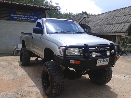 ขายรถส่งน้ำมันซักคัน Toyota Tiger ไทเกอร์ ปี่ 2004 เครื่อง 2KD คานแข็ง 4WD พร้อมทะเบียนถูกต้อง