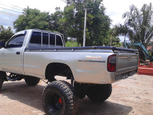 ขายรถส่งน้ำมันซักคัน Toyota Tiger ไทเกอร์ ปี่ 2004 เครื่อง 2KD คานแข็ง 4WD พร้อมทะเบียนถูกต้อง