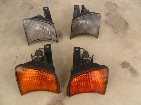 ขาย ไฟเลี้ยวหน้า ของ BMWซีรี่ย์5(E34) คู่ละ500 ของแท้