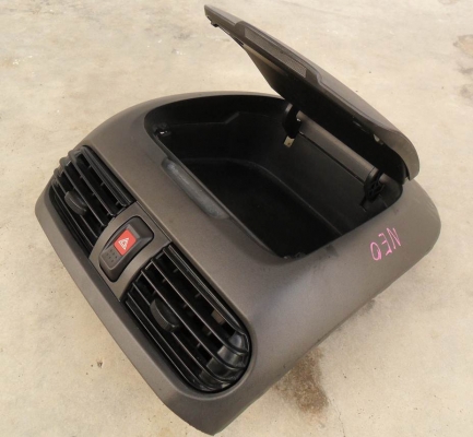 ขาย คอนโซล หน้า ของ โตโยต้า ไฮทอร์ก อันละ 800 (น่าจะแปลงใส่ ตอง1ได้ด้วย)