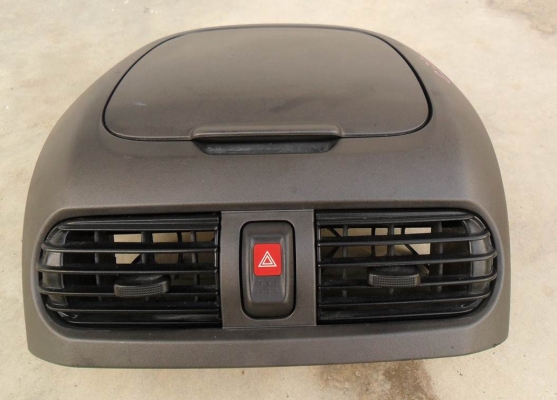 ขาย คอนโซล หน้า ของ โตโยต้า ไฮทอร์ก อันละ 800 (น่าจะแปลงใส่ ตอง1ได้ด้วย)