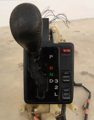 ขาย คอนโซล หน้า ของ โตโยต้า ไฮทอร์ก อันละ 800 (น่าจะแปลงใส่ ตอง1ได้ด้วย)