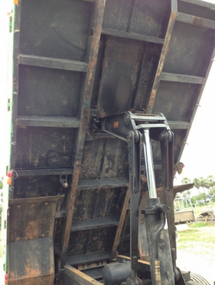 HINO MEGA ปี 2554  เครื่อง 175 แรง กะบะดั๊มสามมิตร วิ่ง 86,600 กม. สภาพสวย