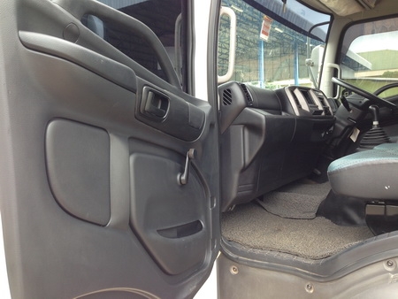 HINO MEGA ปี 2554  เครื่อง 175 แรง กะบะดั๊มสามมิตร วิ่ง 86,600 กม. สภาพสวย