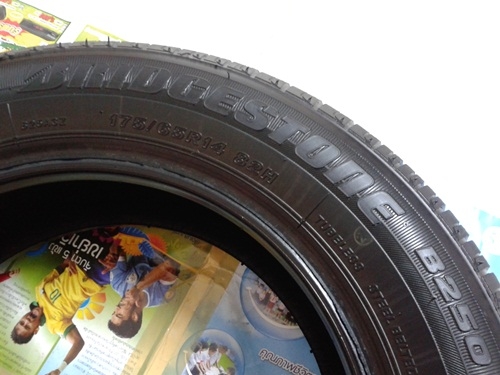 ยาง,175-65-14 Bridgestone B250 สวยๆไม่ปะหนึ่งคู่ 1,300