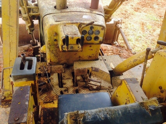 ขายรถแทรกเตอร์ KOMATSU D85-12 สภาพดี เล่มทะเบียน สนใจโทร 081-9701072