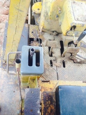 ขายรถแทรกเตอร์ KOMATSU D85-12 สภาพดี เล่มทะเบียน สนใจโทร 081-9701072