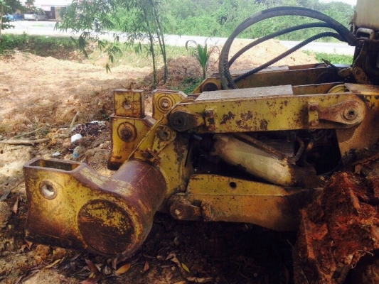 ขายรถแทรกเตอร์ KOMATSU D85-12 สภาพดี เล่มทะเบียน สนใจโทร 081-9701072