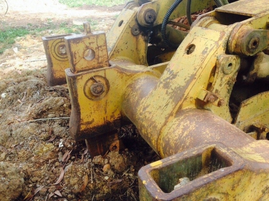 ขายรถแทรกเตอร์ KOMATSU D85-12 สภาพดี เล่มทะเบียน สนใจโทร 081-9701072