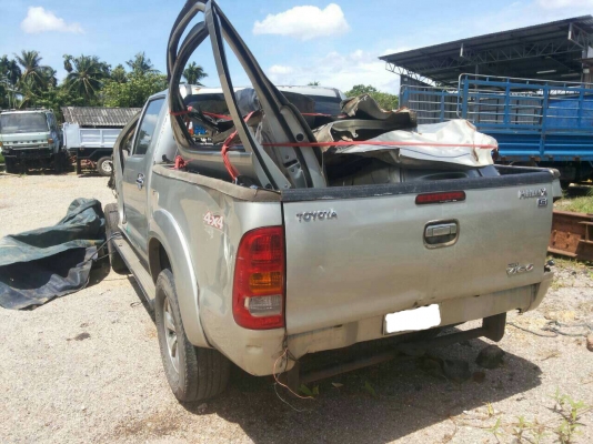 วีโก้ 4 ประตู 4WD ปี07 พร้อมเล่มทะเบียน ภาษีไม่ขาด แคชซีสวยไม่โดน ไม่มีเครืองและเกียร์ครับ