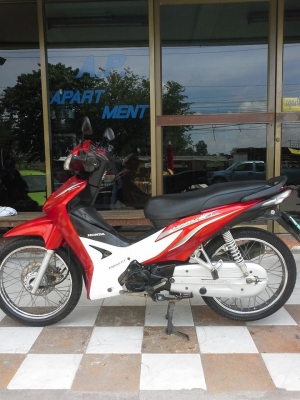 Honda Wave 110 i สีแดง ขาว รถอย่างสวย ประหยัดน้ำมัน Honda Wave 110 i สีแดง ขาว รถอย่างสวย ประหยัดน้ำมัน