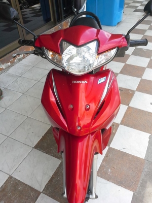 Honda Wave 110 i สีแดง ขาว รถอย่างสวย ประหยัดน้ำมัน Honda Wave 110 i สีแดง ขาว รถอย่างสวย ประหยัดน้ำมัน