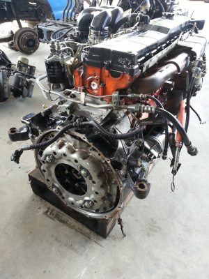 เครื่อง 6hh1  12วาร์ว 210 แรง สวยๆ ครัช 15 นิ้ว