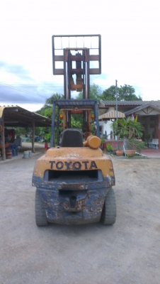 Sell> ขายรถโฟลค์ลิฟท์ TOYOTA 4.5 ตัน รุ่น 5 เครื่องดีเซล เกียร์ออโต้ รถใช้งานอยู่ที่ร้านทุกวันครับ เครื่องดี ปั้มดี ครับ