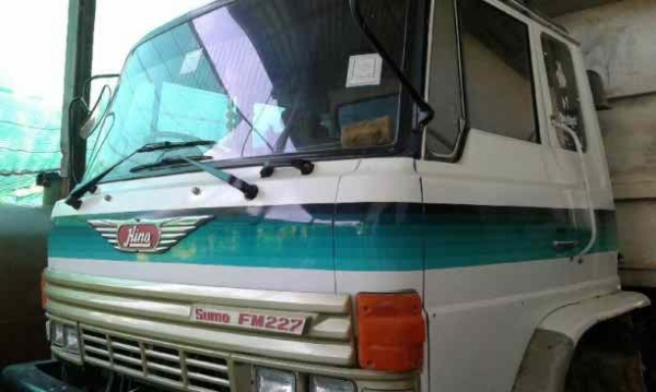 HINO 227 220 แรงม้า 2 เพลาดัมพ์